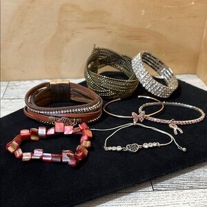 EUC Gold & Silver Tone Bracelets Collection of 7 Items